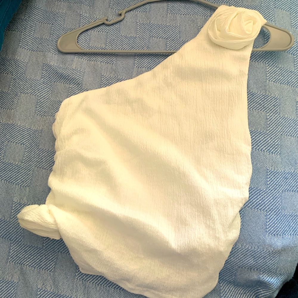SHEIN EZwear white XS asymmetrical crop top NEW
